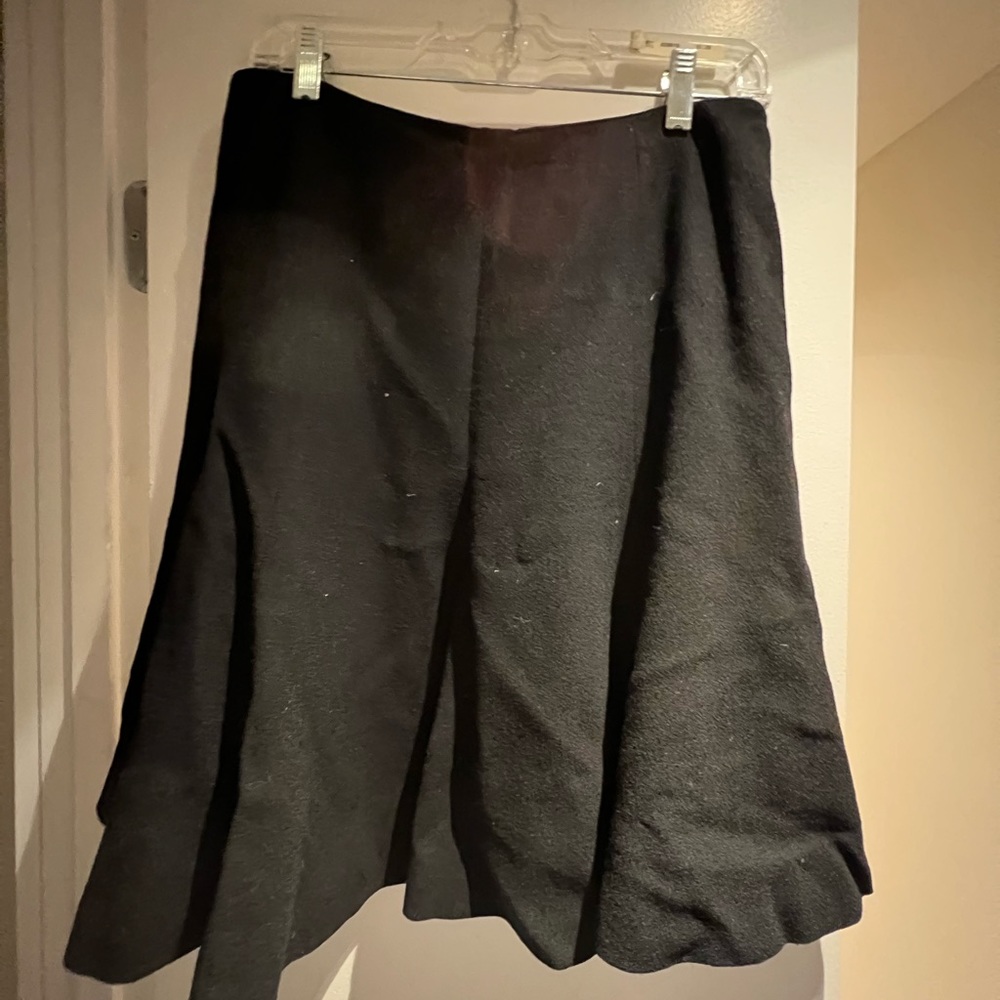 Ellen Tracy knit black flounce skirt, size 10